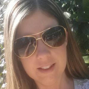 Meet your Posher, Debra